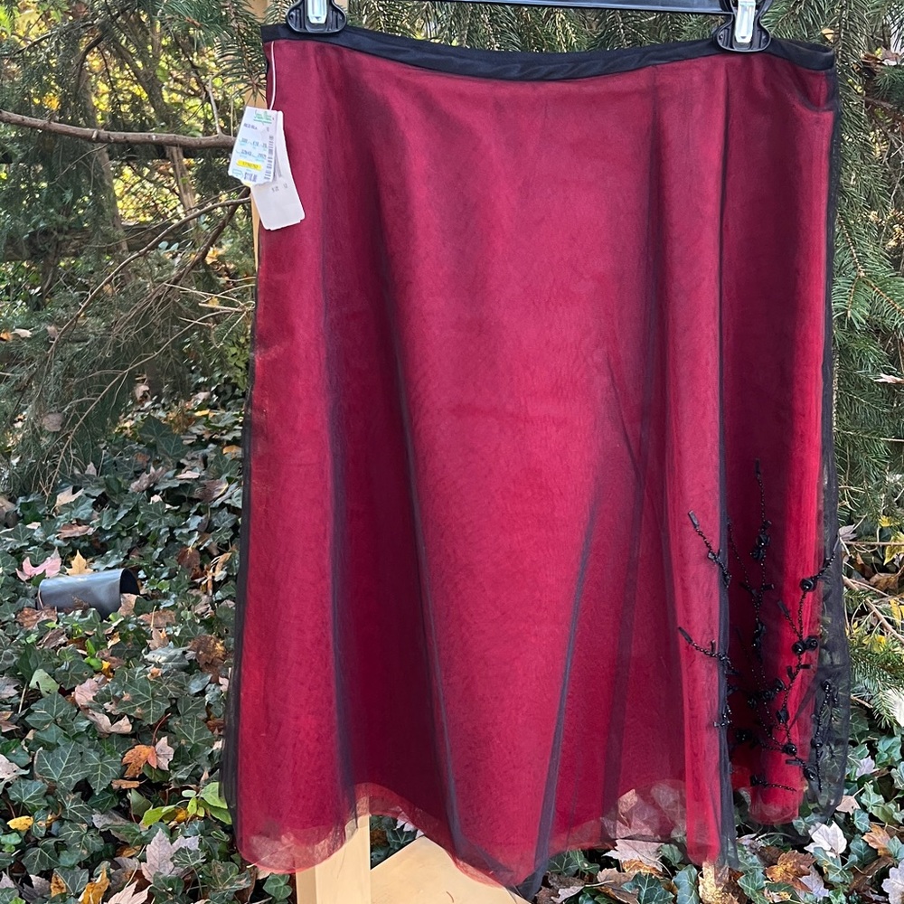 New Elegant Red Skirt with Black tulle and Embellishments - Picture 7 of 11